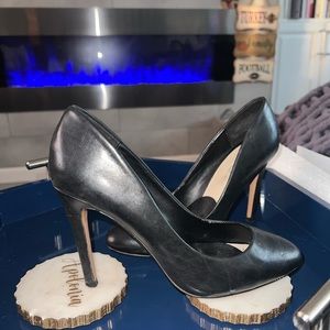 Black leather Aldo heels